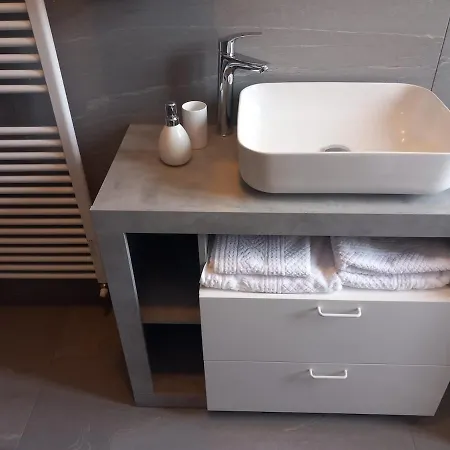 Waterfalls Apartman *