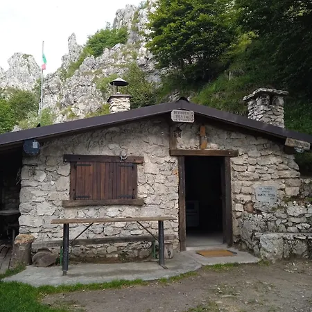 Apartment Waterfalls